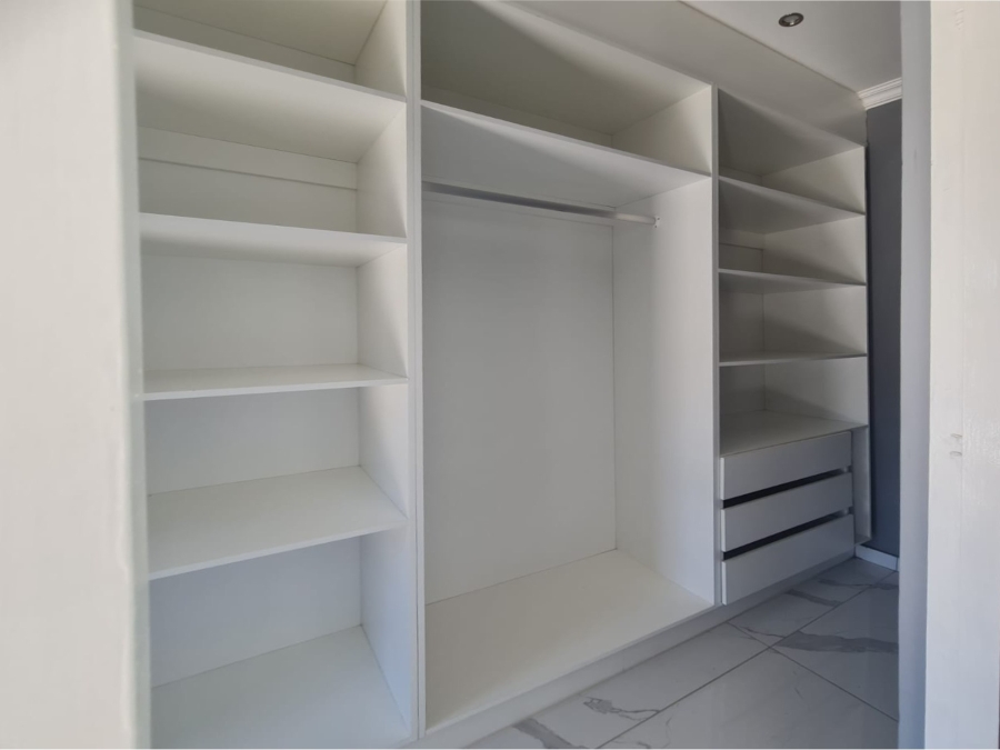 To Let 4 Bedroom Property for Rent in Melodie North West